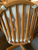Oak Table & Swivel Chairs