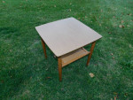 Baumritter square end table 22 x 22 Formica