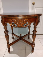 ANTIQUE SOLID WOOD CARVED ACCENT TABLE