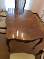 Diningroom table, Thomasville French