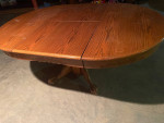 Can Deliver - Oak table w Fold in Leaf