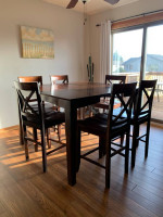 Pub table with 6 stools