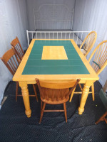 Im selling a dining table with 6 chairs