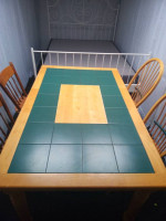 Im selling a dining table with 6 chairs