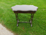 Little table stand with storage drawer