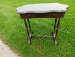 Little table stand with storage drawer