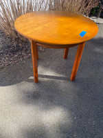 ::: Kids Wooden Table ::