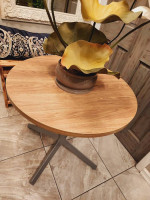 GORGEOUS ROUND ENTRANCE TABLE / BISTRO TABLE