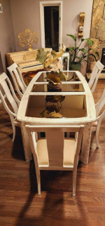 BREATHTAKING SOLID WOOD DISTRESSED DINING TABLE WITH 6 CHAIRS