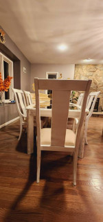BREATHTAKING SOLID WOOD DISTRESSED DINING TABLE WITH 6 CHAIRS