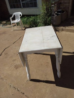 Drop leaf table