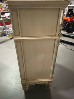Beautiful 3 Drawer Mirrored Dresser Chest Nightstand Table!!!