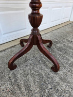 Ethan Allen georgian court round cherry side accent table