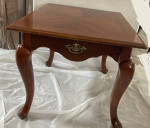 Solid wood side : end table no drawer
