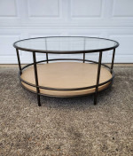 Round coffee / cocktail table