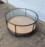 Round coffee / cocktail table