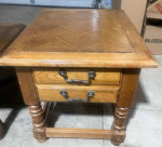 Solid Oak Wood End/Accent TABLE w/drawer below - Good condition