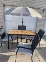 outdoor patio metal dining set table 4 oversized chairs & umbrella NEW