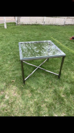 Glass table metal legs 28”x28”x22” tall. Great condition very small ch