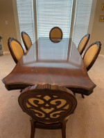 Dining table and chairs -deliveryy