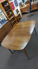 Mid Century Modern Dining Table and 6 Chairs