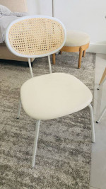Set Of Light Wood Dinner Table With 4 Light Cream Chairs