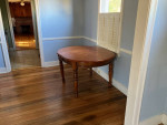 Table w/ 2 leafs
