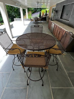 FRONTGATE - FRONTGATE BAR TABLE & SWIVEL STOOLS