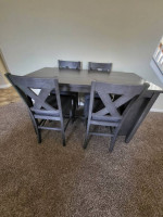 Counterheight Dining Table with 4 chairs