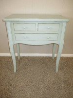 Lovely Painted 3 Drawer Table...Great Piece!
