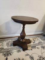 Bassett Mirror Company Solid Wood Pedestal Round End Table