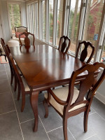 BEAUTIFUL Dining room table and China cabinet