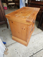 Side table - Night table by Broyhill - 2 drawers