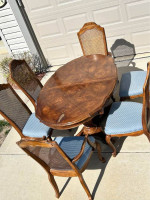 Dining Table with 6 Chairs | Two Leaves | Used