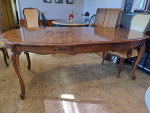 DINING TABLE, 3 LEAVES, TABLE COVERS AND 6 CHAIRS $285