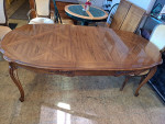 DINING TABLE, 3 LEAVES, TABLE COVERS AND 6 CHAIRS $285