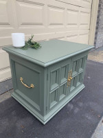Hekman Furniture Solid Wood Coffee/Side Table Nightstand on Casters