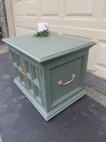 Hekman Furniture Solid Wood Coffee/Side Table Nightstand on Casters