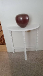 HALF MOON TABLE 24X12X24"