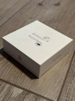 Apple airpods 2nd Generation brand new sealed