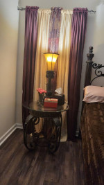 Elegant glass top round end table 19h x 30w