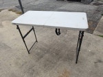 Lifetime 4' bifold table