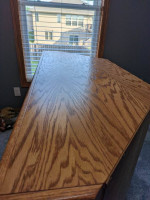 BROYHILL SOLID WOOD TABLE & CHINA HUTCH