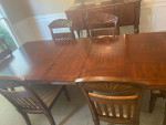 Extendable Dinning Table