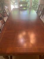 Extendable Dinning Table