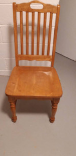 Expandable solid wood dining table + 4 matching chairs