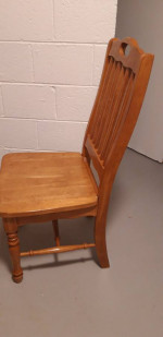 Expandable solid wood dining table + 4 matching chairs