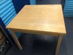 Extendable kitchen table
