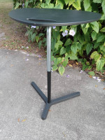 BLACK ADJUSTABLE TABLE