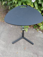 BLACK ADJUSTABLE TABLE